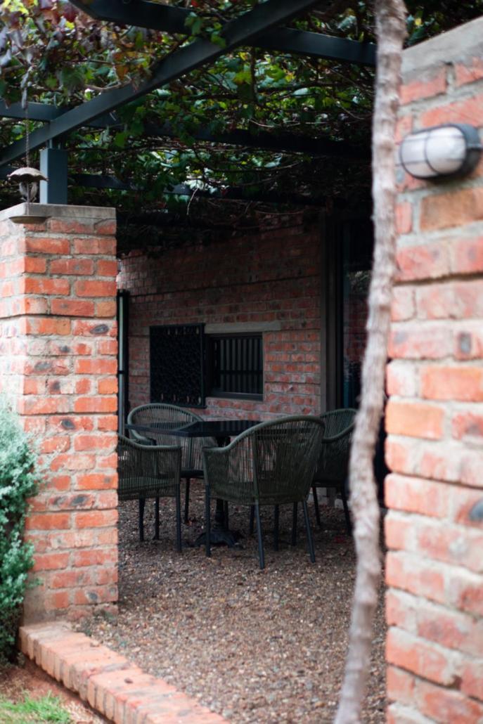 Bed and Breakfast Liedjiesbos Urban Olive Farm Блумфонтейн Екстер'єр фото