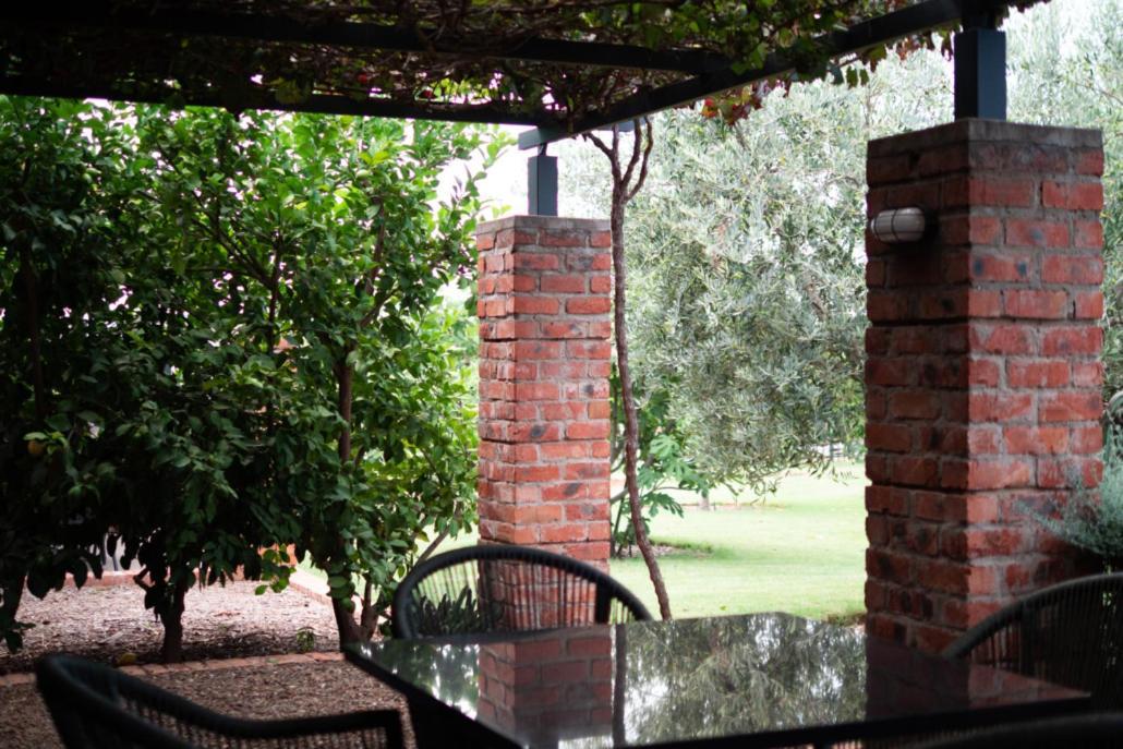 Bed and Breakfast Liedjiesbos Urban Olive Farm Блумфонтейн Екстер'єр фото